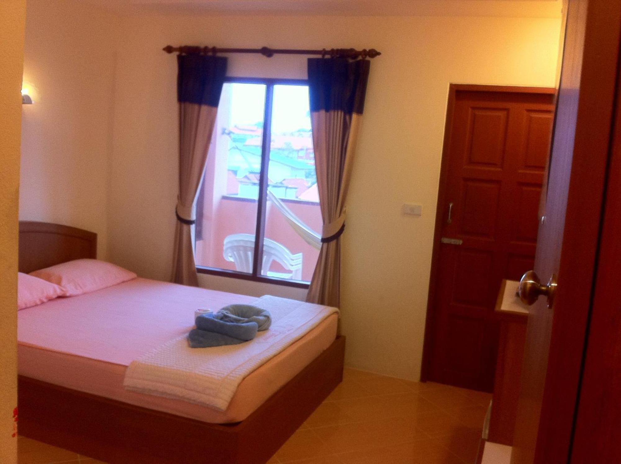 Tempat peranginan Black & White