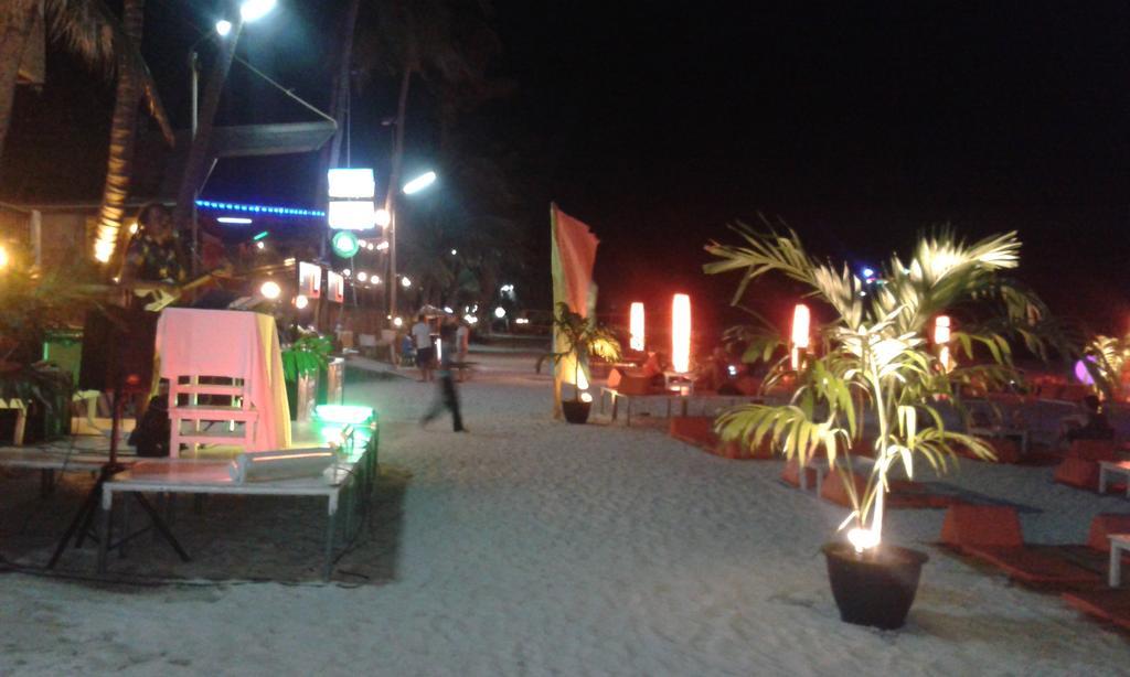 Tempat peranginan Black & White 3*