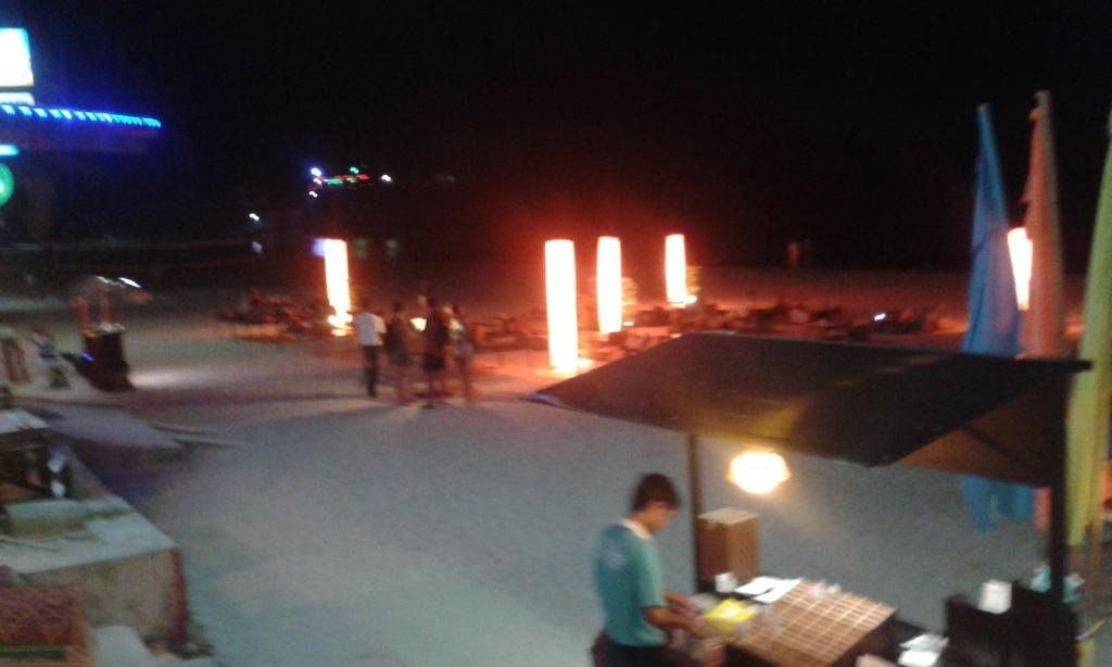 Tempat peranginan Black & White Haad Rin